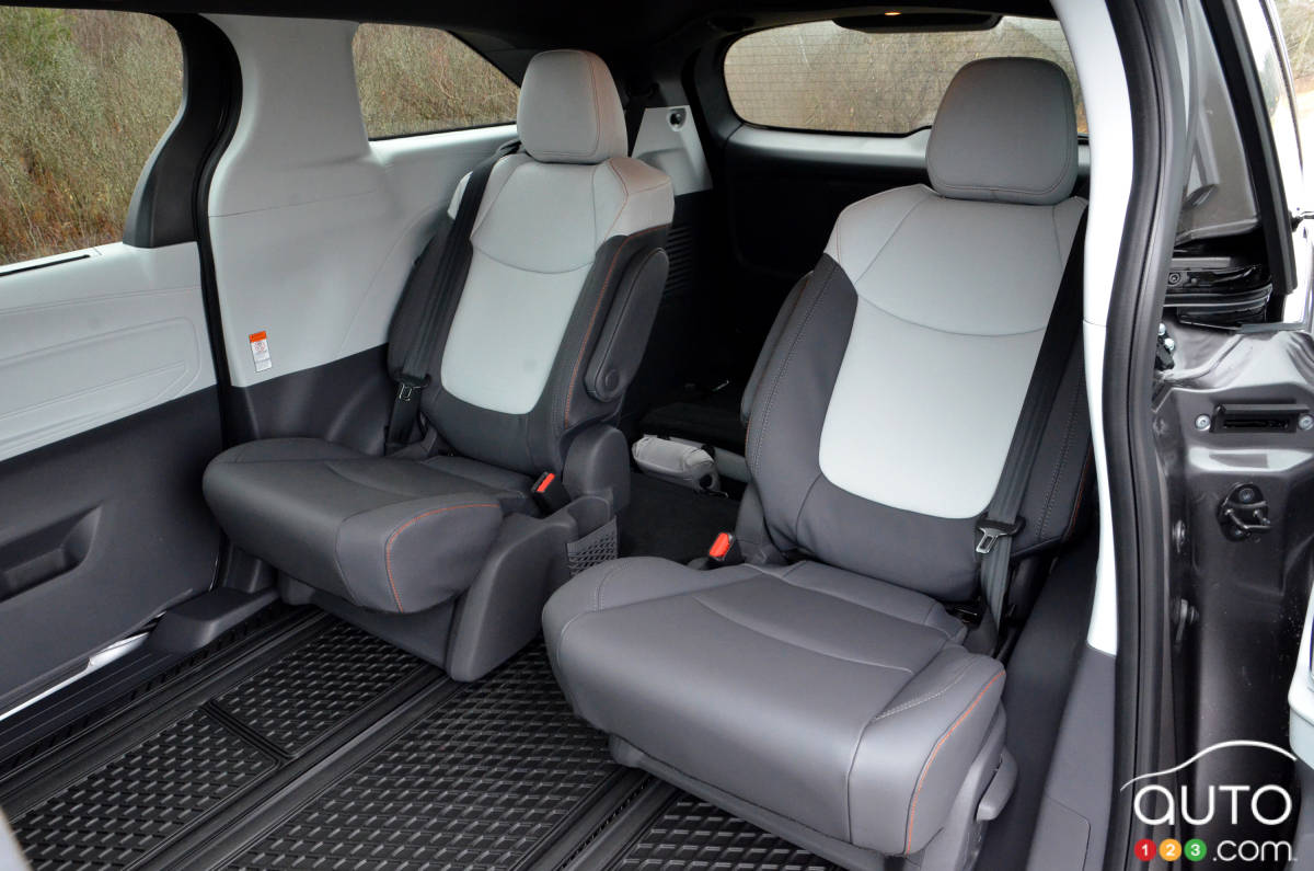 Toyota Sienna, deuxième rangée